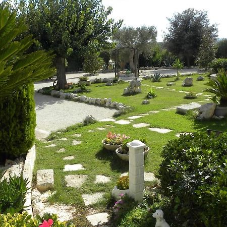 فيلا ألبيروبيللوفي Trullicolarossa المظهر الخارجي الصورة